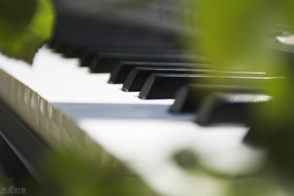 零基础学琴如何才能学好，钢琴基本练习和即兴伴奏基本技术与方法