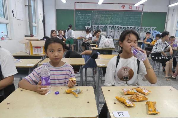 实录：河南洪灾中，发生在安置点的那些事儿