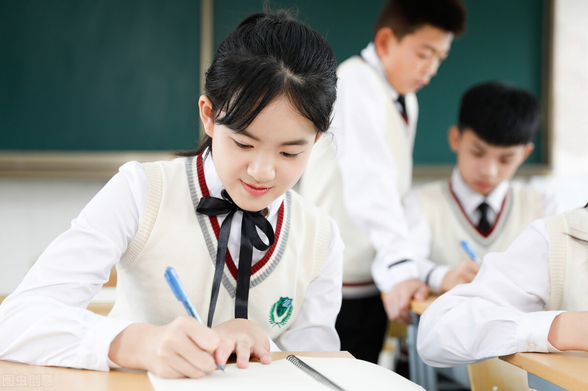 英语“四位一体”教学法在课堂教学中的应用与研究