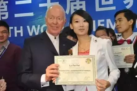 最强大脑中的记忆女神，从服务员逆袭到CEO，她是如何做到的！