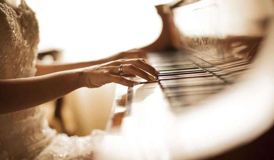 钢琴五线谱的乐音体系,如何快速记住钢琴键，钢琴背谱的五种方法